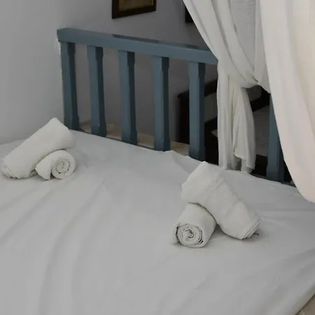 Patmos Cute Seafront Escape For 3 *